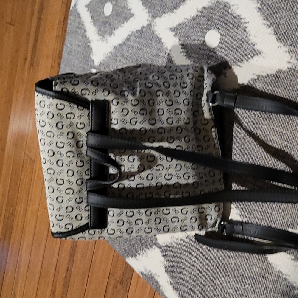 Guess backpack - Picture 2 of 3